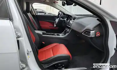 Jaguar XE 2016 2.0 гидро в Москве № 863521, миниатюра 11