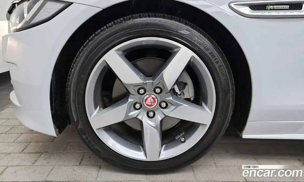 Jaguar XE 2016 2.0 гидро в Москве № 863521, фото 5