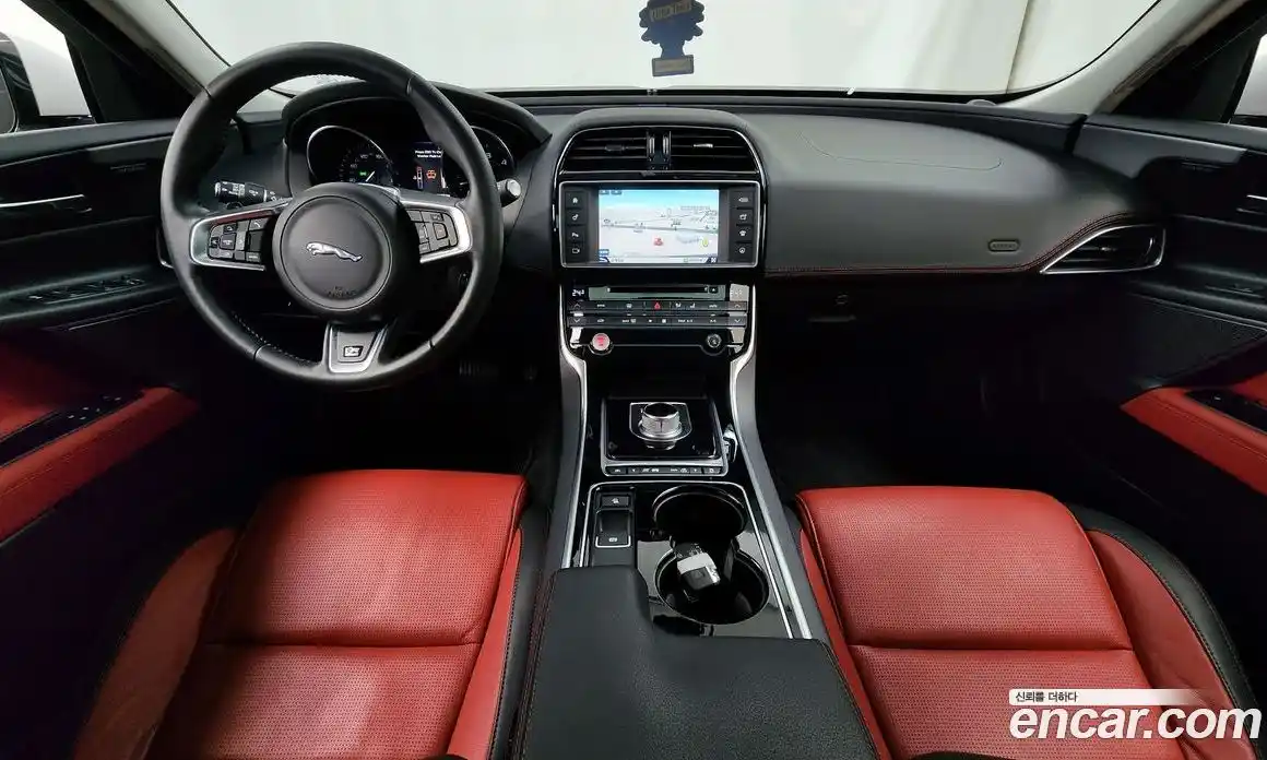 Jaguar XE 2016 2.0 гидро в Москве № 863521, фото 7
