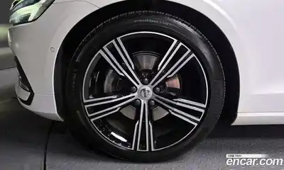 Volvo S60 2021 2.0 гидро в Москве № 972406, миниатюра 4
