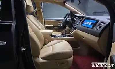 Kia Canival 2018 2.2 гидро в Москве № 972587, миниатюра 12