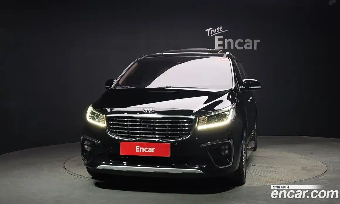 Kia Canival 2018 2.2 гидро в Москве № 972587, фото 3