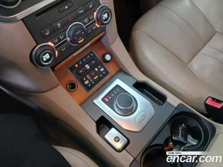 Land Rover Discovery 2013 3.0 гидро в Москве № 975822, фото 15