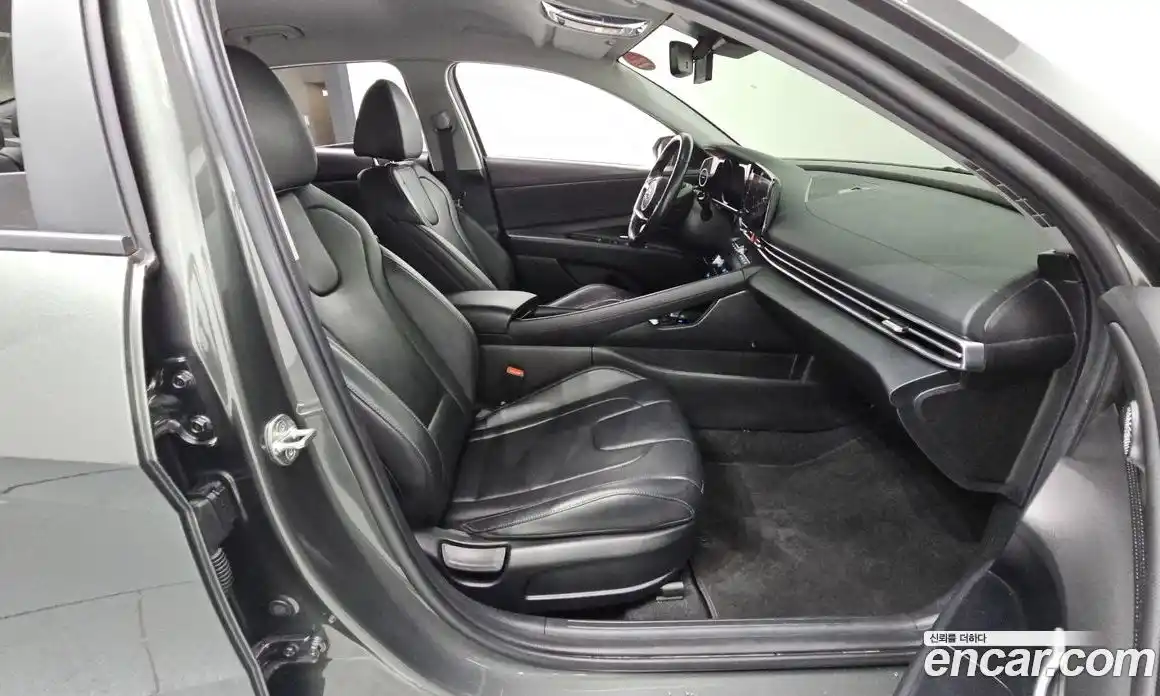 Hyundai Avante 2022 1.6 Автомат в Москве № 1002557, фото 11