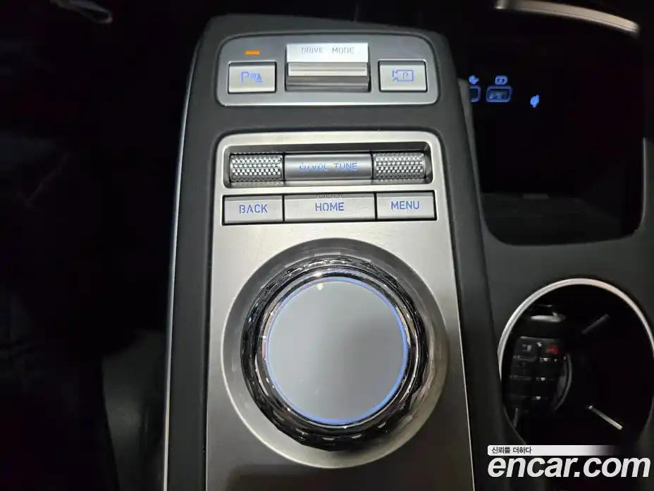 Genesis GV70 2024 2.5 Автомат в Москве № 1010042, фото 16