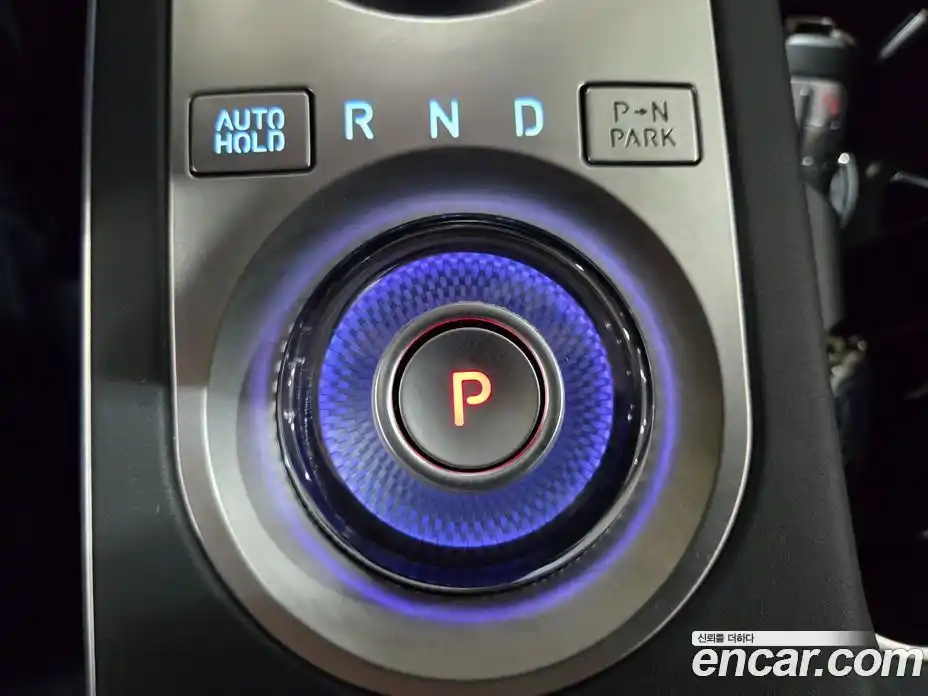 Genesis GV70 2024 2.5 Автомат в Москве № 1010042, фото 9