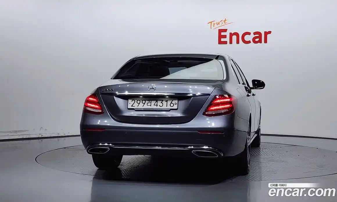 Mercedes-Benz E-Class 2017 2.0 гидро в Москве № 160918, фото 4