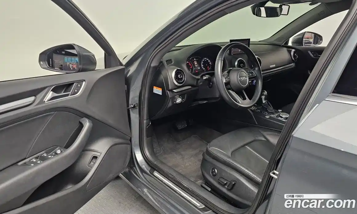 Audi A3 2018 2.0 гидро в Москве № 163382, фото 10