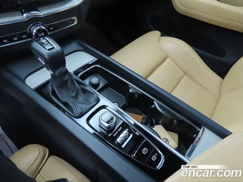 Volvo XC60 2019 2.0 гидро в Москве № 164413, фото 13