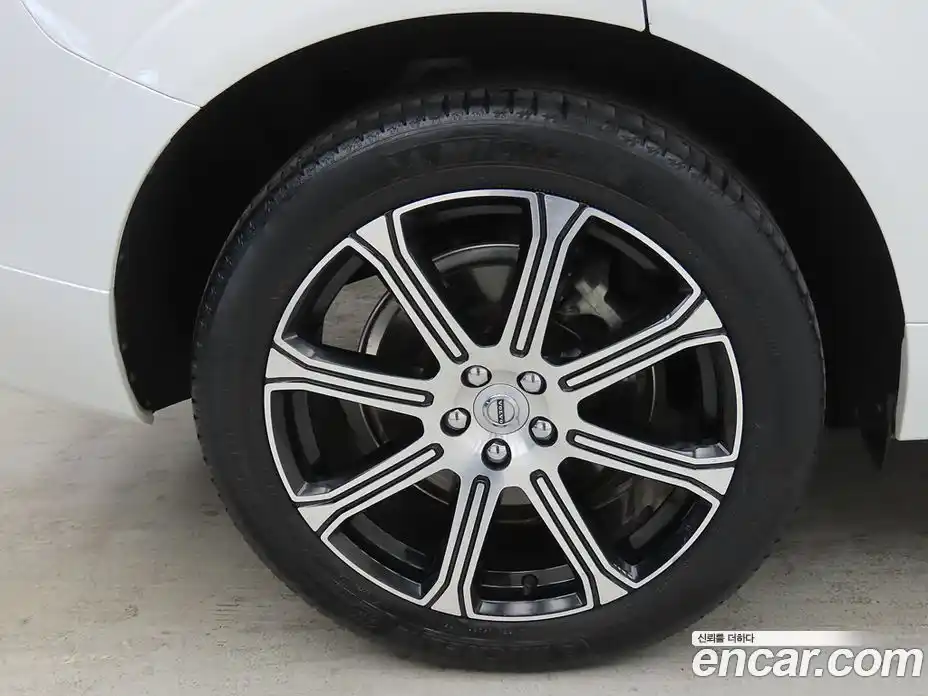 Volvo XC60 2019 2.0 гидро в Москве № 164413, фото 20