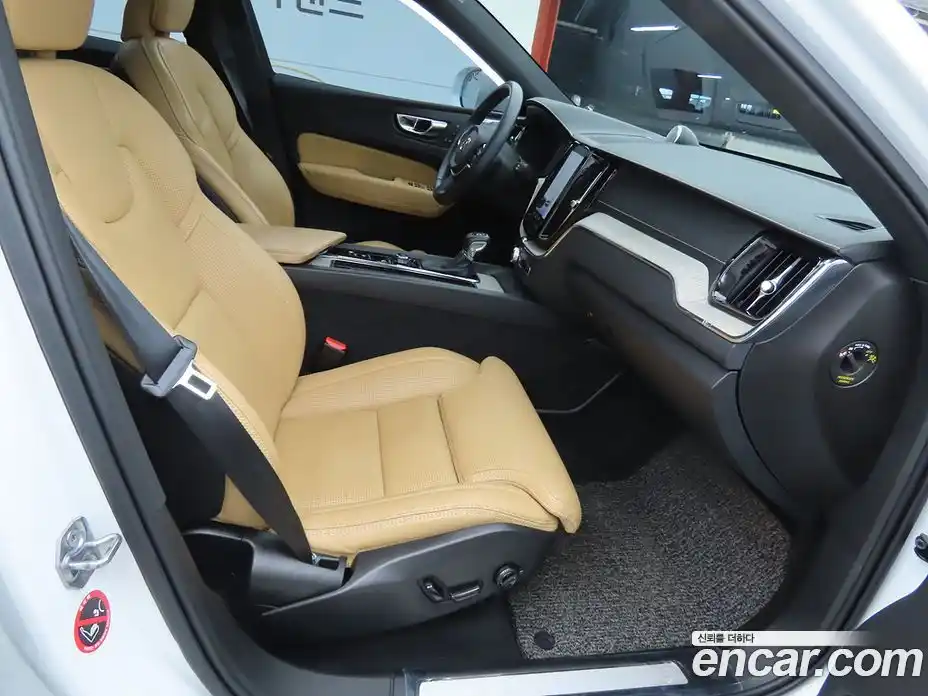 Volvo XC60 2019 2.0 гидро в Москве № 164413, фото 7