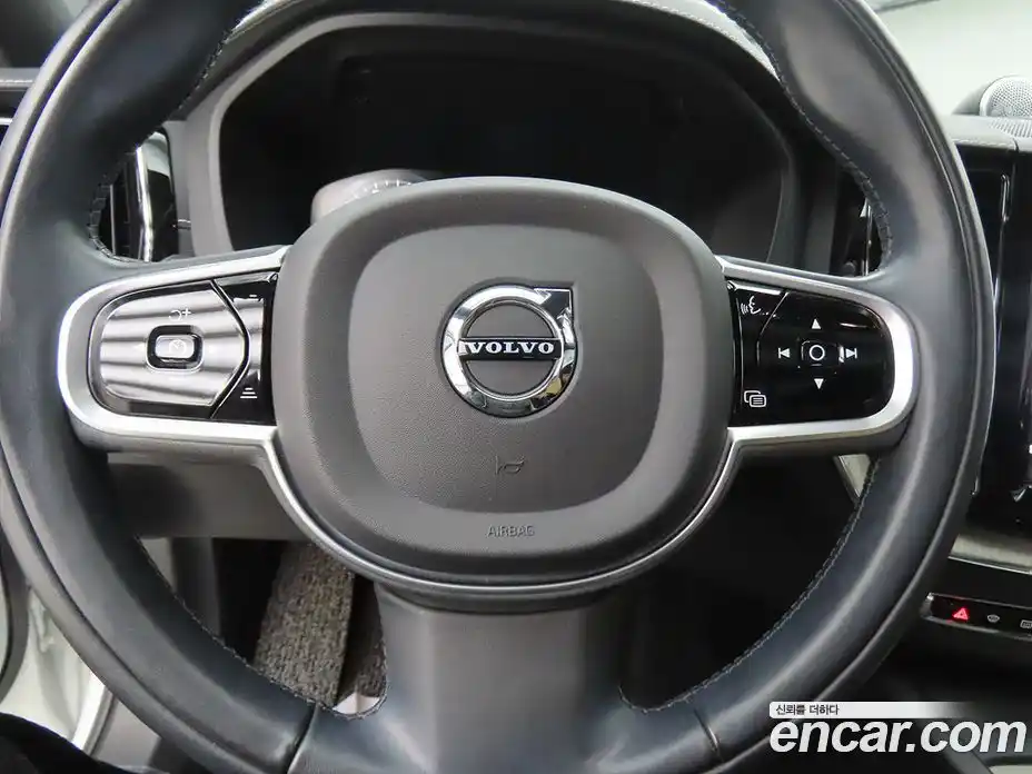 Volvo XC60 2019 2.0 гидро в Москве № 164413, фото 9