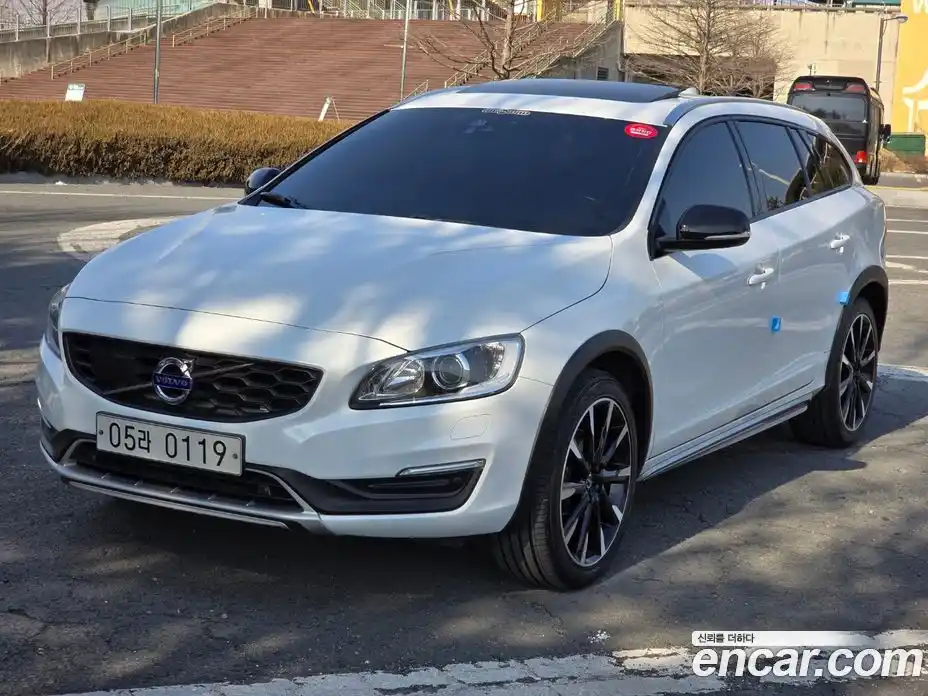 Volvo V60 2016 2.0 гидро в Москве № 164840, фото 3