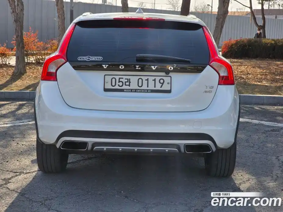 Volvo V60 2016 2.0 гидро в Москве № 164840, фото 6
