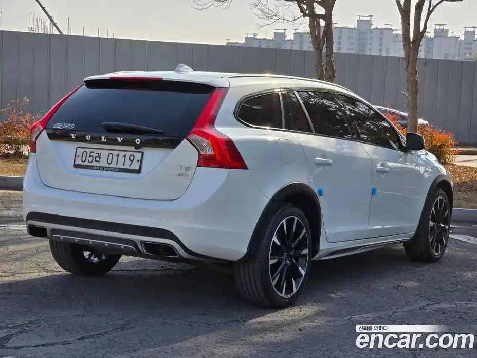 Volvo V60 2016 2.0 гидро в Москве № 164840, фото 8