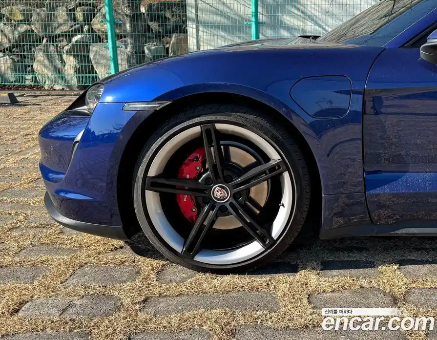 Porsche Taycan 2021 0.1 гидро в Москве № 165885, фото 6