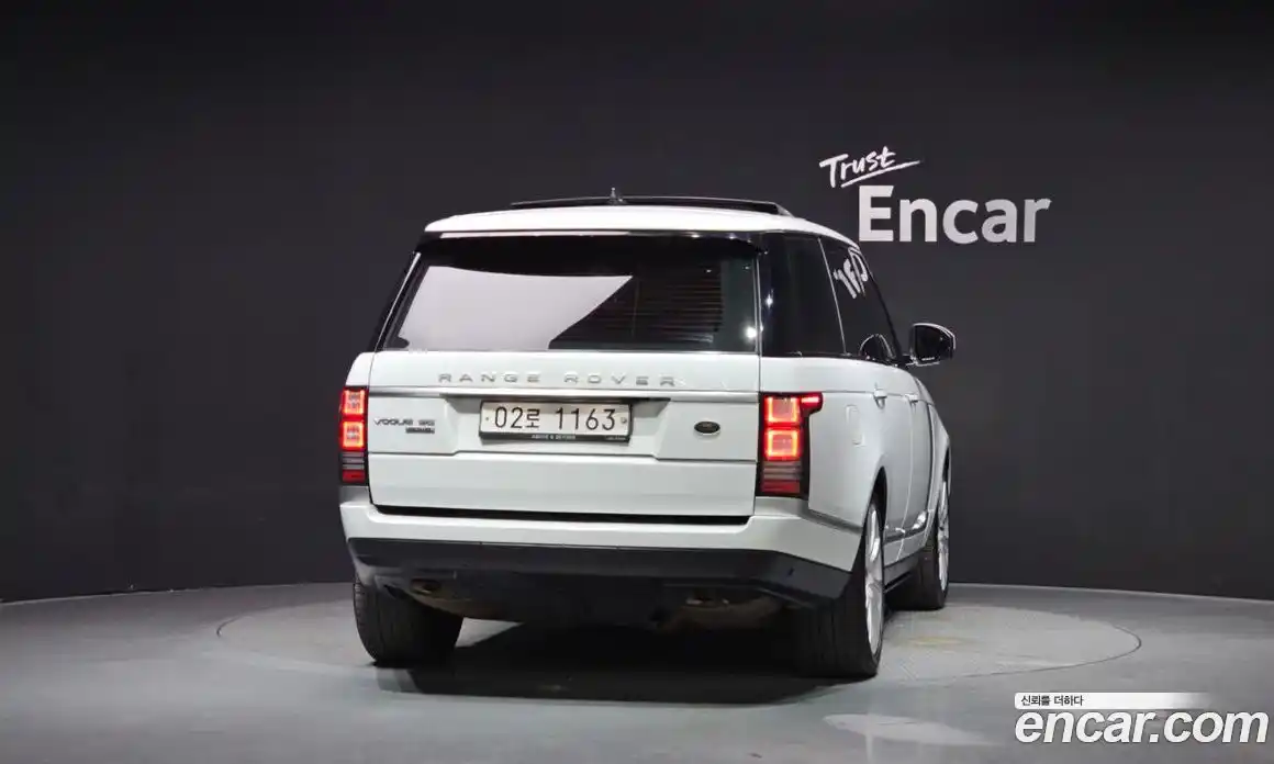 Land Rover Range-Rover 2017 4.4 гидро в Москве № 166541, фото 4