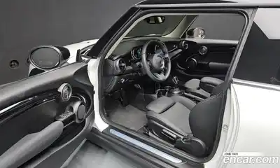 Mini Cooper 2023 1.5 гидро в Москве № 178075, миниатюра 10
