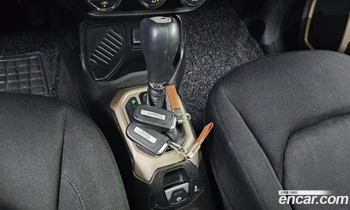 Jeep Renegade 2016 2.4 гидро в Москве № 186765, фото 9