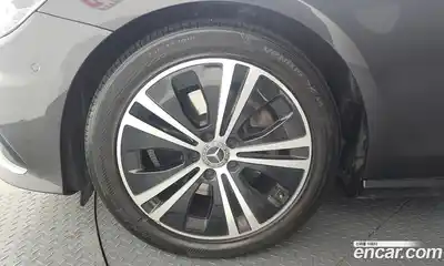 Mercedes-Benz E-Class 2021 2.0 гидро, миниатюра 5