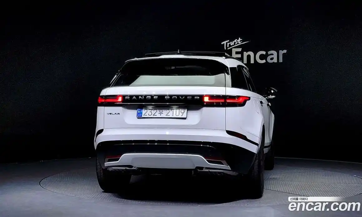 Land Rover Range-Rover Velar 2025 2.0 гидро в Москве № 198060, фото 4