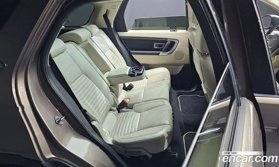 Land Rover Discovery Sport 2015 2.0 гидро в Москве № 198150, фото 12