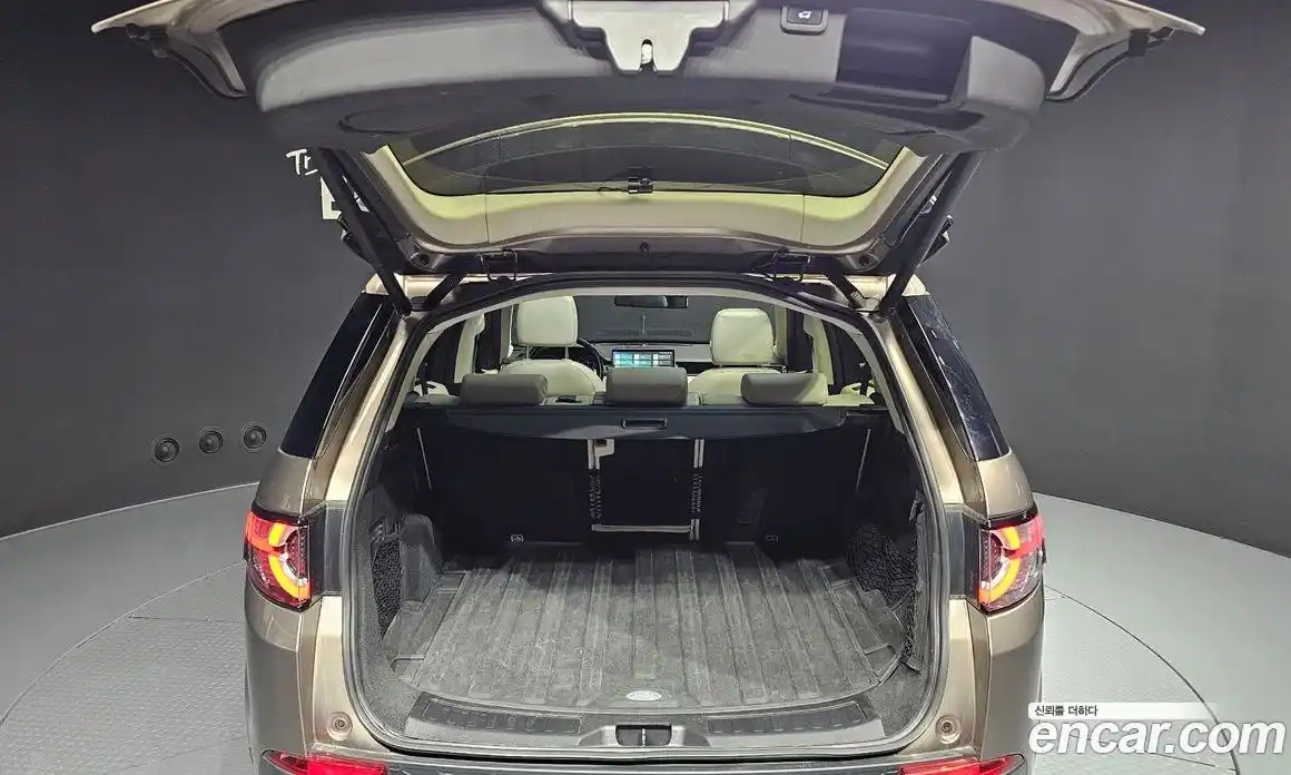 Land Rover Discovery Sport 2015 2.0 гидро в Москве № 198150, фото 20