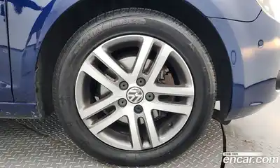Volkswagen Golf 2009 2.0 гидро в Москве № 199944, миниатюра 5