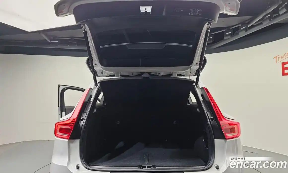Volvo XC40 2021 2.0 гидро в Москве № 212875, фото 20