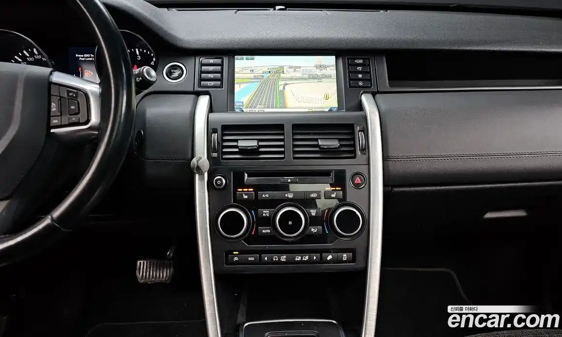 Land Rover Discovery Sport 2016 2.0 гидро в Москве № 213820, фото 14