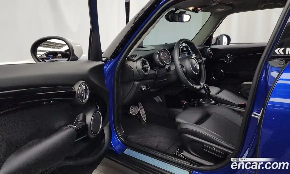 Mini Cooper 2020 1.5 гидро в Москве № 214241, фото 10