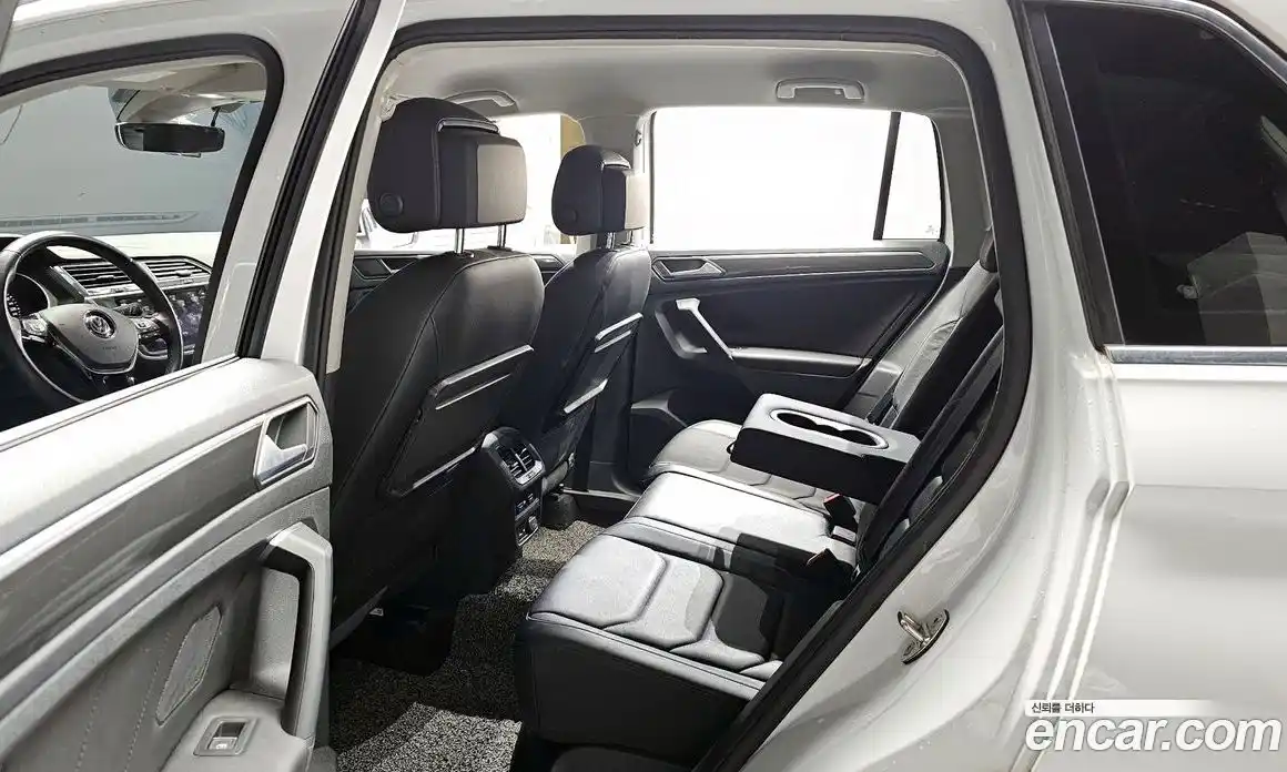 Volkswagen Tiguan 2020 2.0 гидро в Москве № 214929, фото 11