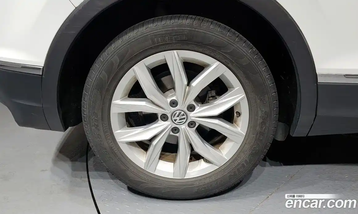 Volkswagen Tiguan 2020 2.0 гидро в Москве № 214929, фото 5