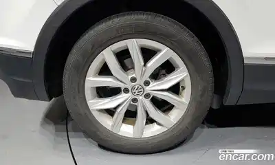 Volkswagen Tiguan 2020 2.0 гидро в Москве № 214929, миниатюра 5