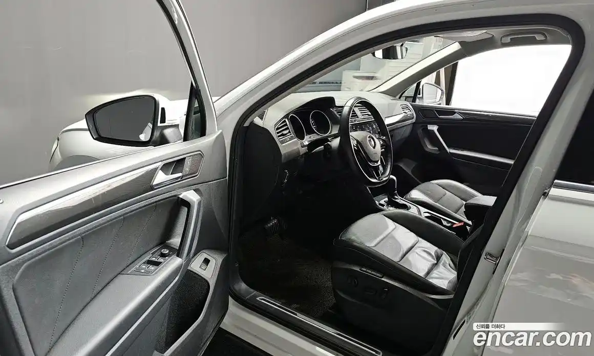 Volkswagen Tiguan 2020 2.0 гидро в Москве № 214929, фото 10