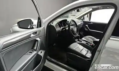 Volkswagen Tiguan 2020 2.0 гидро в Москве № 214929, миниатюра 10