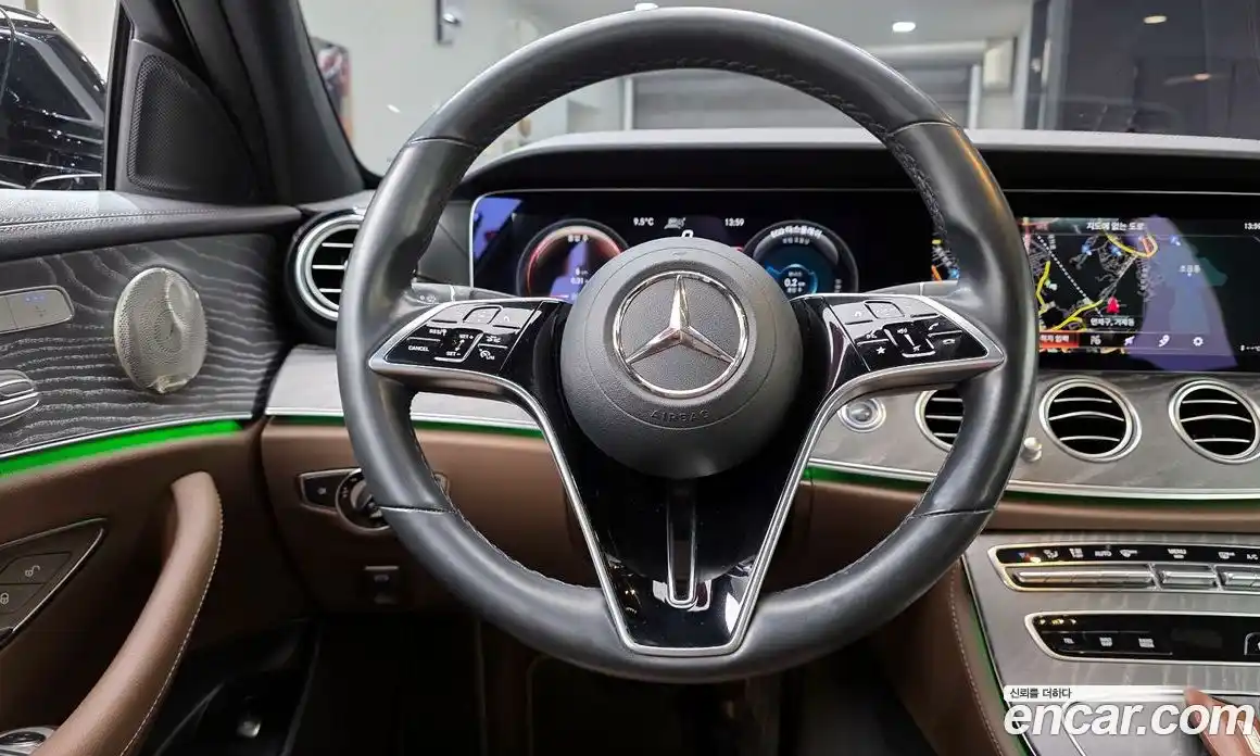 Mercedes-Benz E-Class 2023 2.0 гидро, фото 13