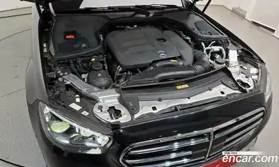 Mercedes-Benz E-Class 2023 2.0 гидро, миниатюра 6