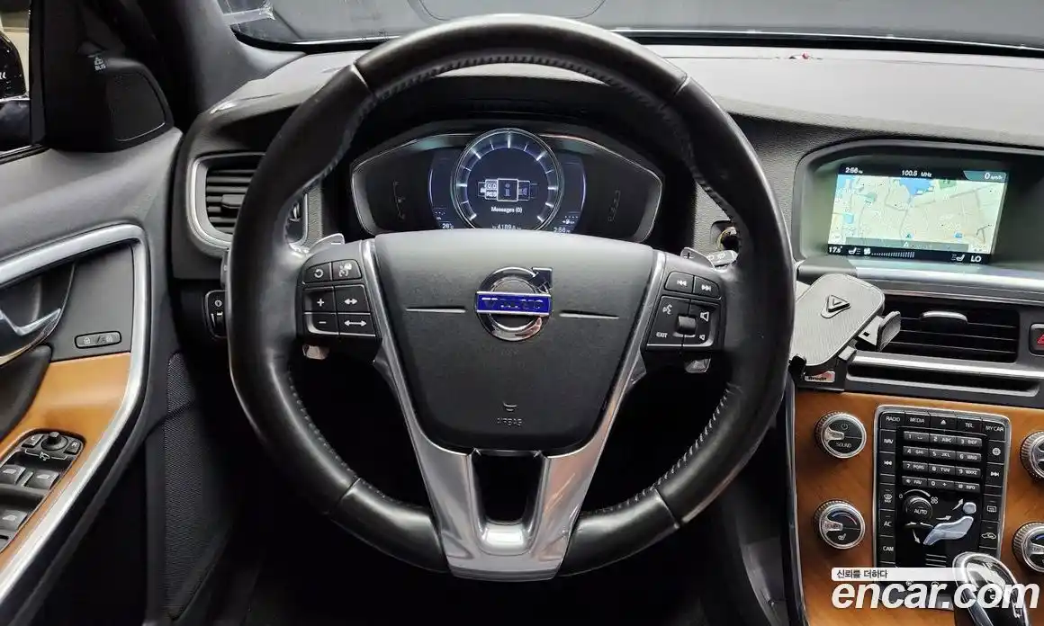 Volvo V60 2016 2.0 гидро в Москве № 230528, фото 13