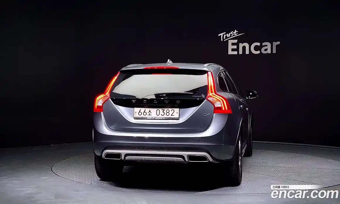Volvo V60 2016 2.0 гидро в Москве № 230528, фото 4