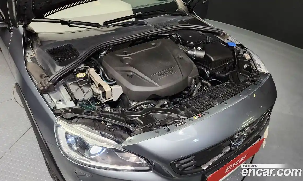 Volvo V60 2016 2.0 гидро в Москве № 230528, фото 6
