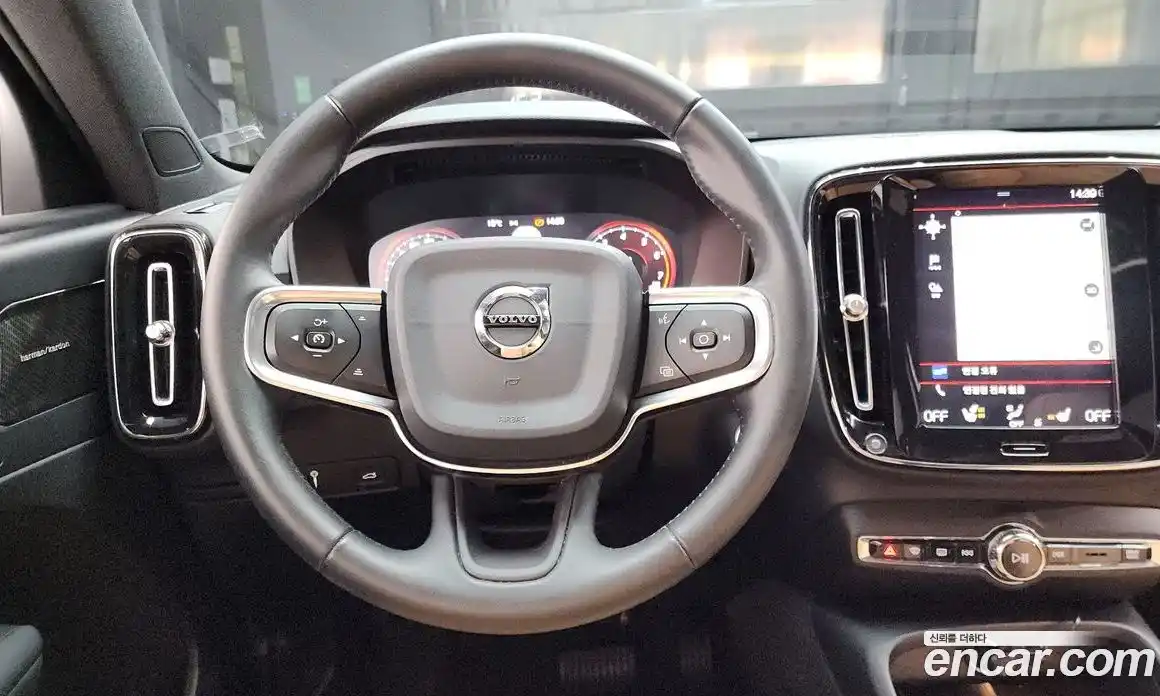 Volvo XC40 2020 2.0 гидро в Москве № 230572, фото 13