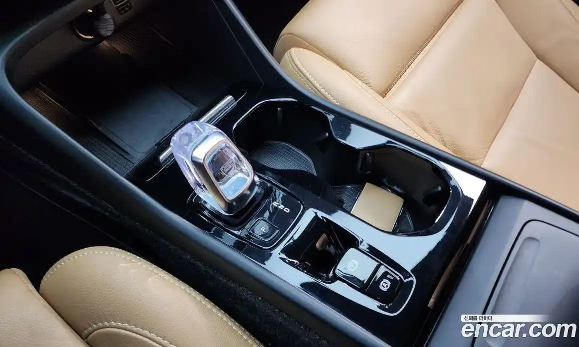 Volvo XC40 2020 2.0 гидро в Москве № 230572, фото 9