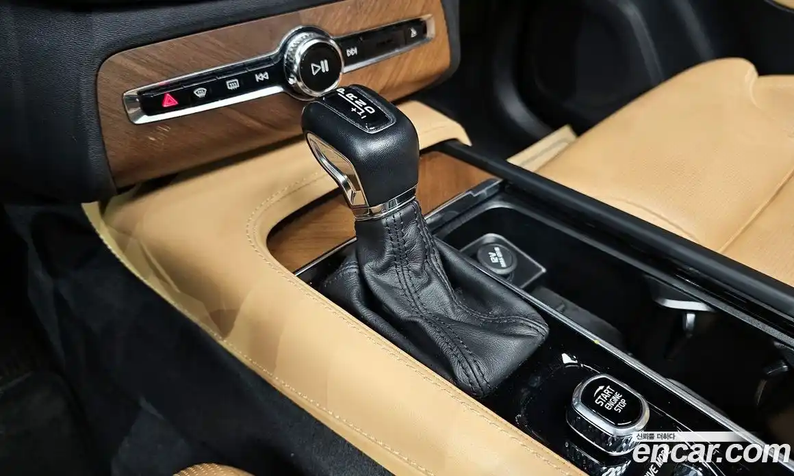Volvo XC90 2019 2.0 гидро в Москве № 230654, фото 9