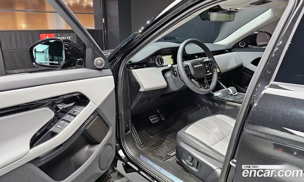 Land Rover Range-Rover Evoque 2025 2.0 гидро в Москве № 231173, фото 11