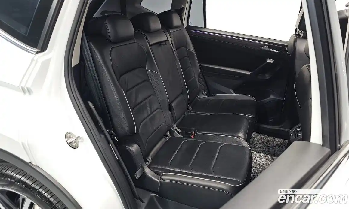 Volkswagen Tiguan 2022 2.0 гидро в Москве № 232072, фото 11