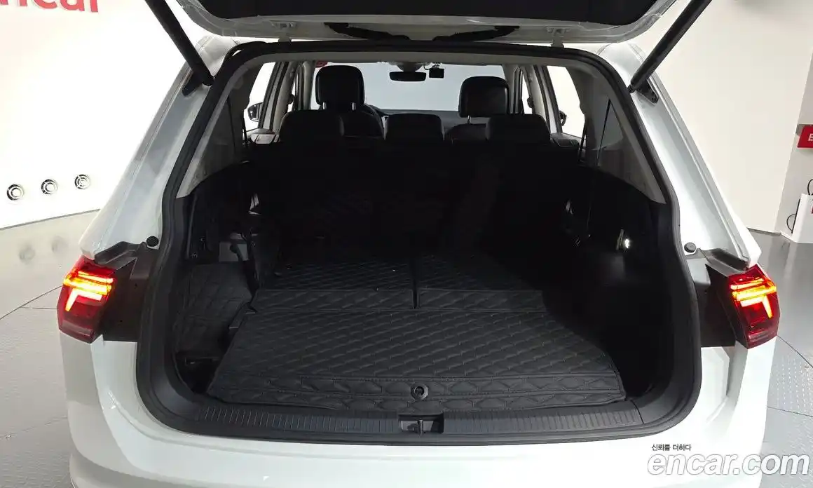 Volkswagen Tiguan 2022 2.0 гидро в Москве № 232072, фото 19