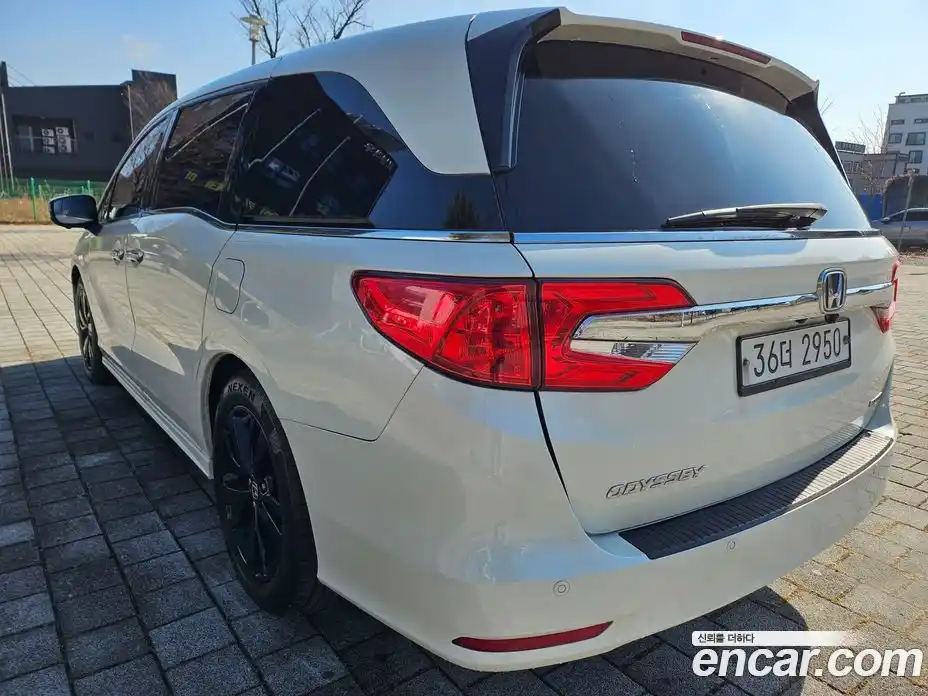 Honda Odyssey 2018 3.5 гидро в Москве № 232980, фото 8