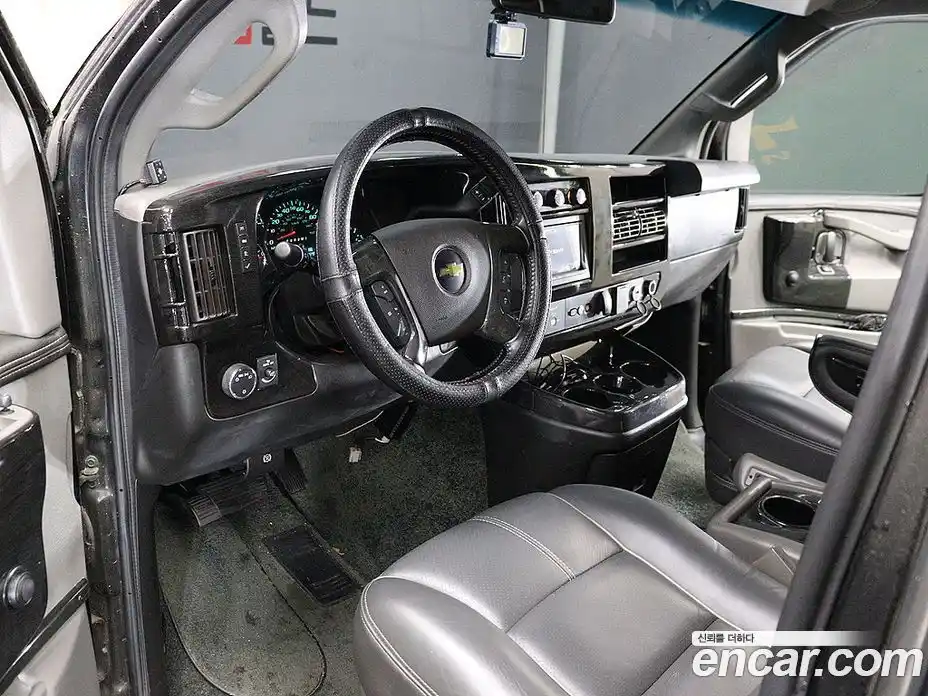 Chevrolet Express Van 2017 6.0 гидро в Москве № 235620, фото 7