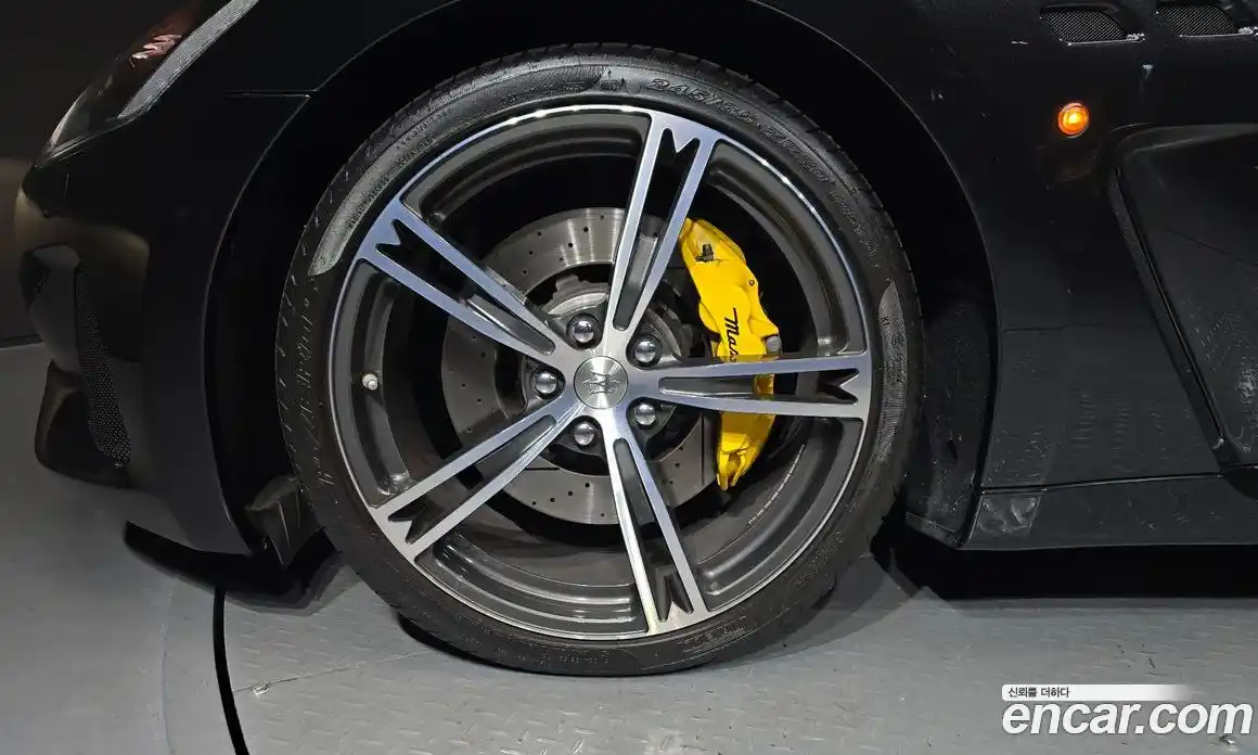 Maserati GranTurismo 2018 4.7 гидро в Москве № 282713, фото 5